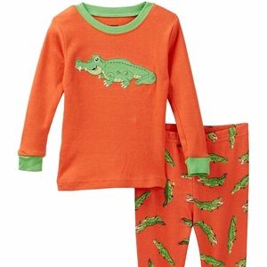 Lever alligator pajama set